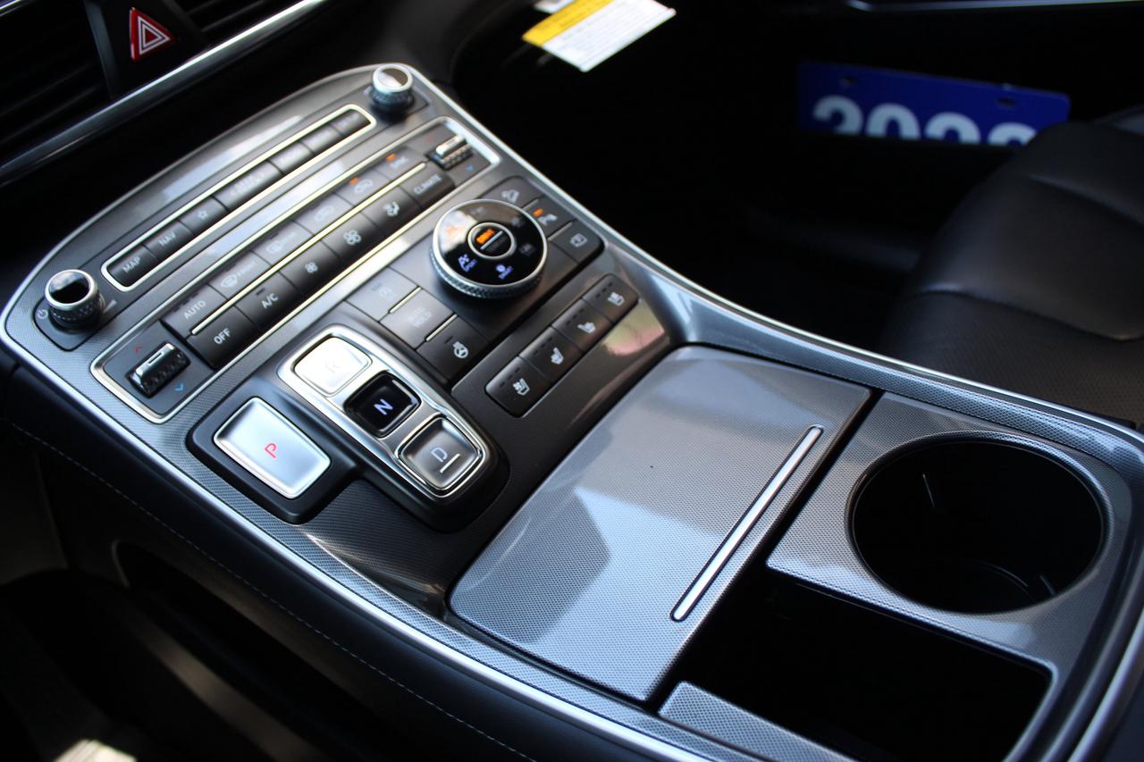 2023 Hyundai Santa Fe Ultimate Calligraphy Photo