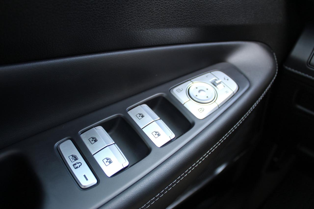 2023 Hyundai Santa Fe Ultimate Calligraphy Photo