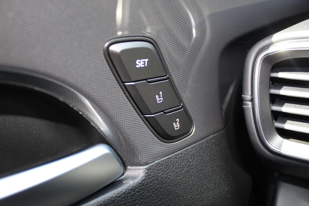 2023 Hyundai Santa Fe Ultimate Calligraphy AWD, 1 Owner, No accidents , full service history Photo