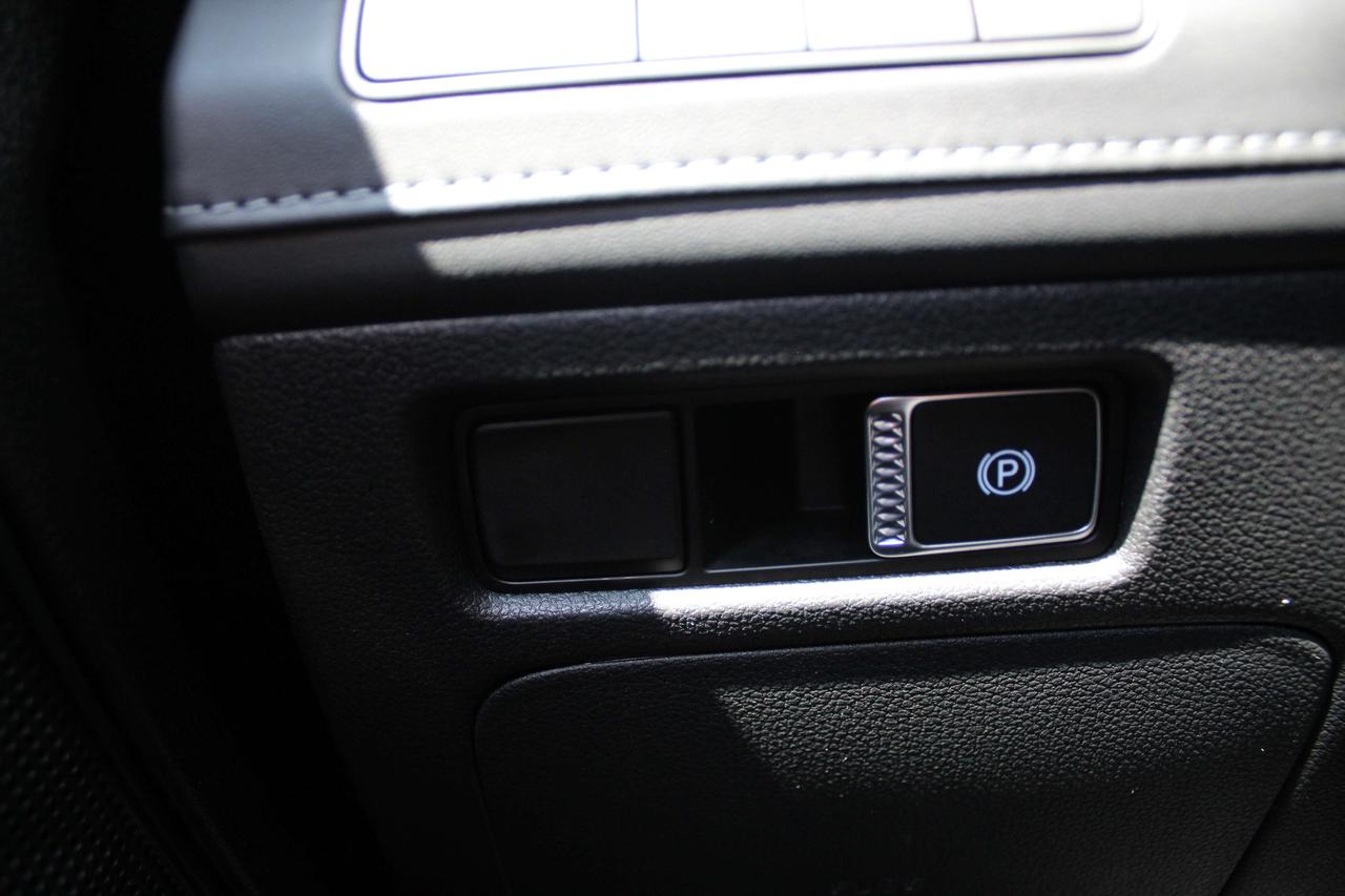 2023 Hyundai Santa Fe Ultimate Calligraphy AWD, 1 Owner, No accidents , full service history Photo