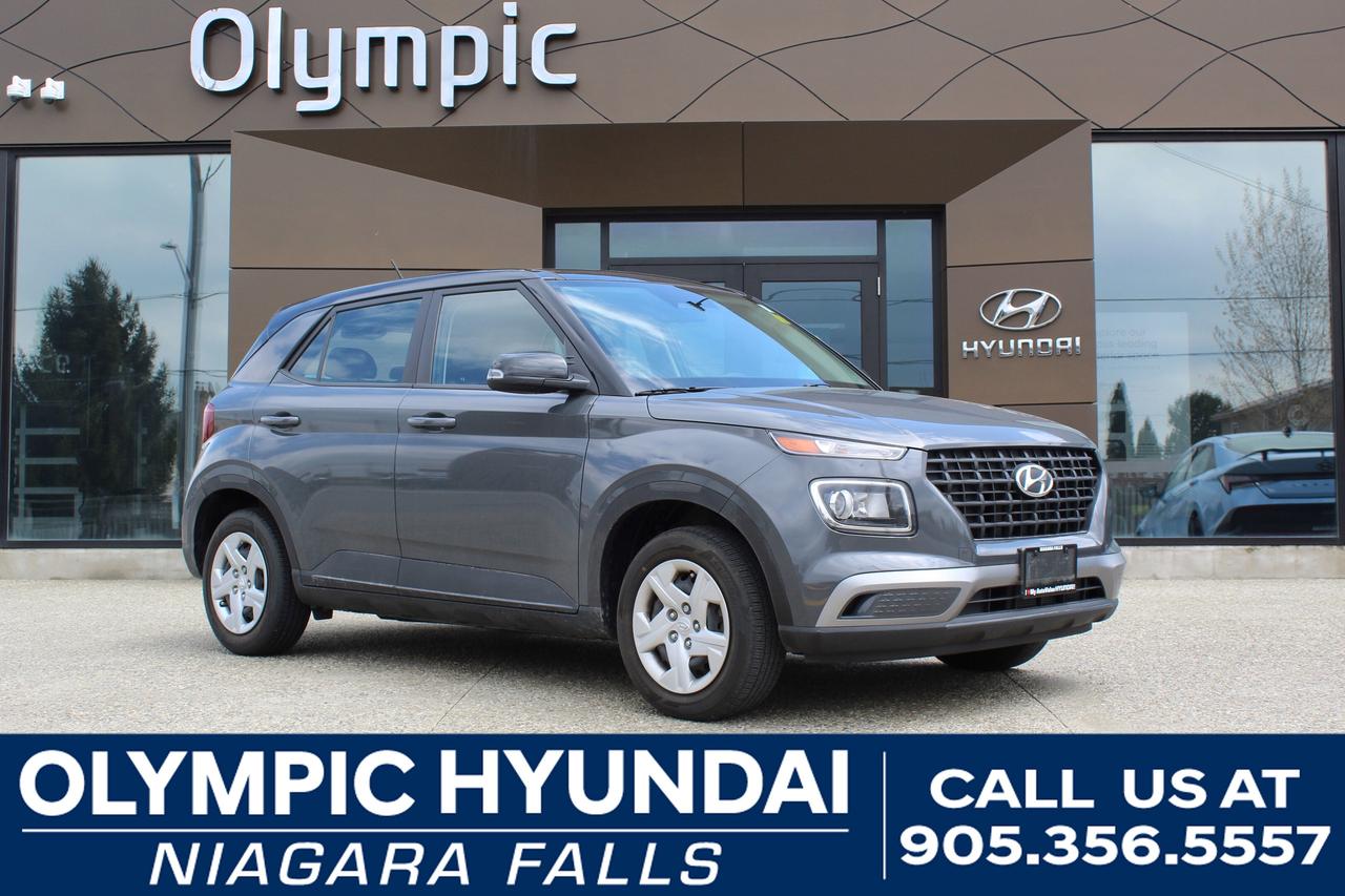 2023 Hyundai Venue Essential IVT w/Two-Tone Photo