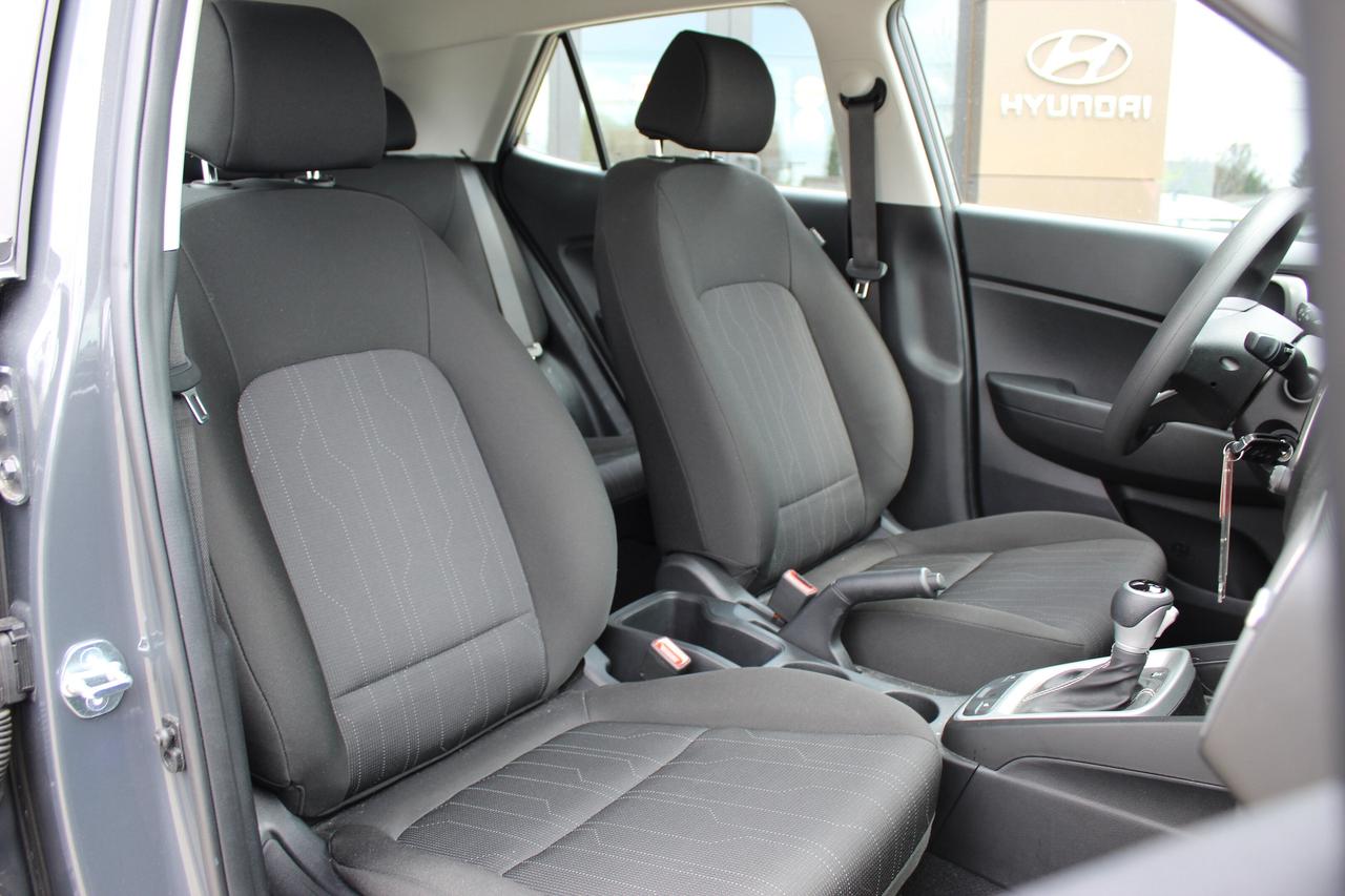 2023 Hyundai Venue Essential IVT w/Two-Tone Photo