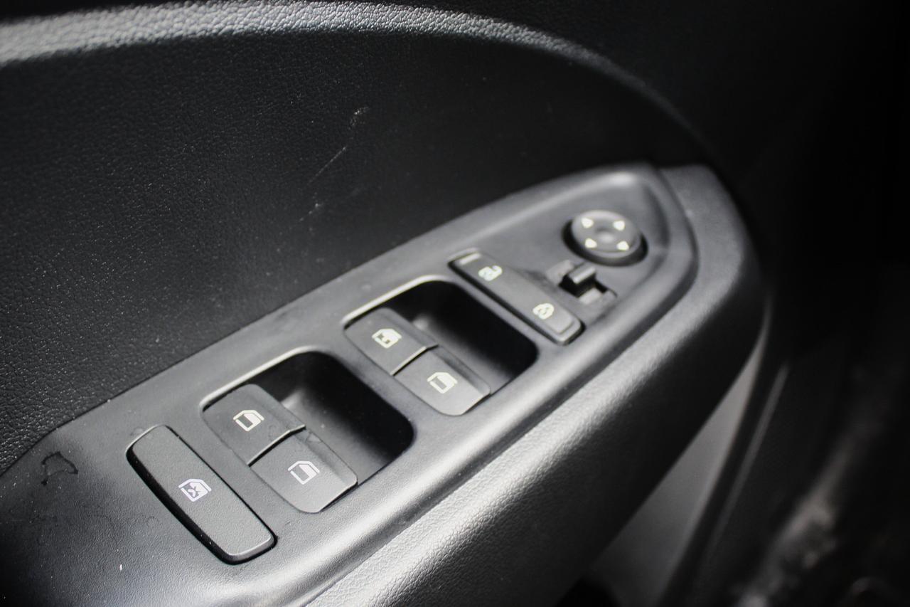2023 Hyundai Venue Essential IVT w/Two-Tone Photo