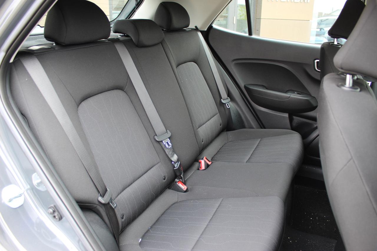 2023 Hyundai Venue Essential IVT w/Two-Tone Photo