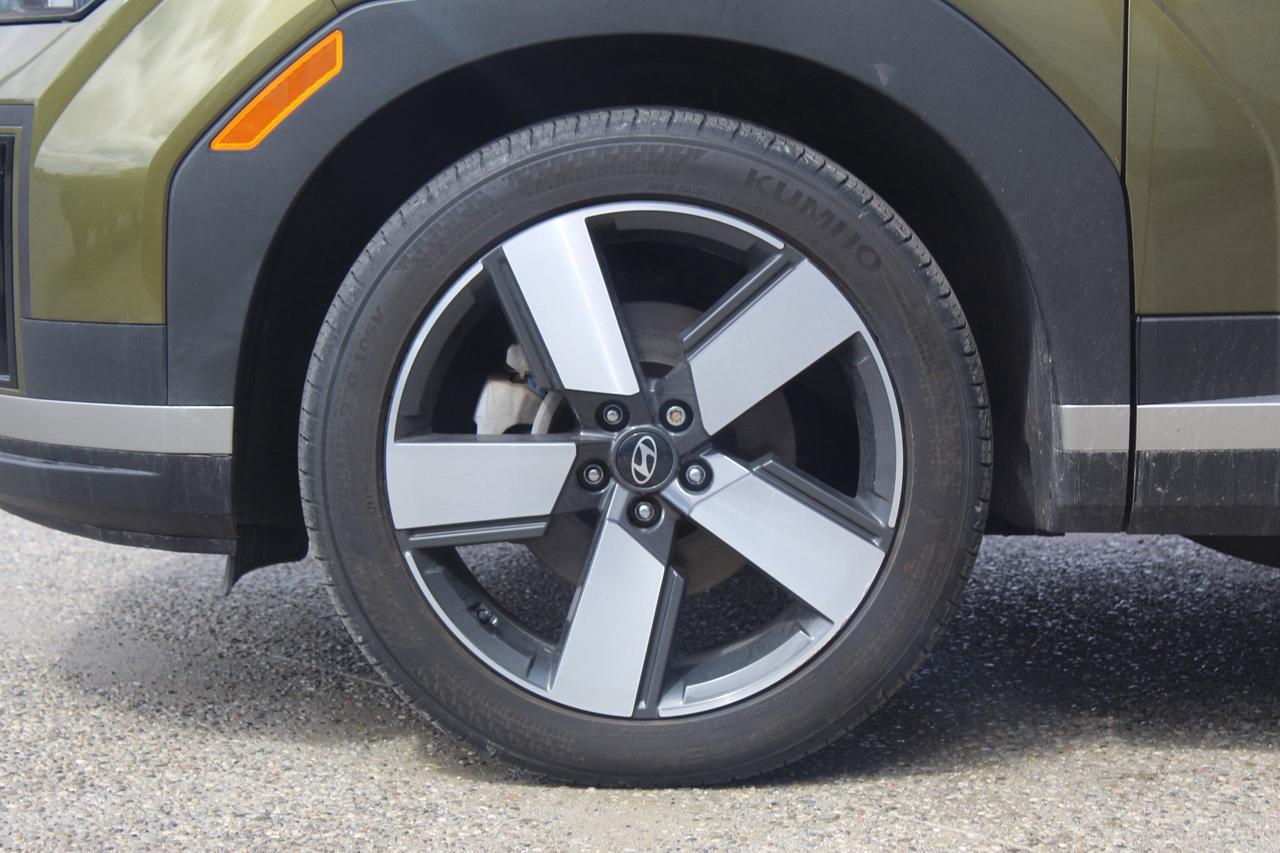 2024 Hyundai Santa Fe Hybrid PREFERRED Photo