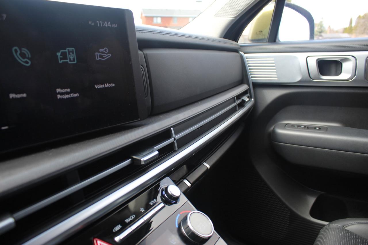 2024 Hyundai Santa Fe Hybrid PREFERRED Photo