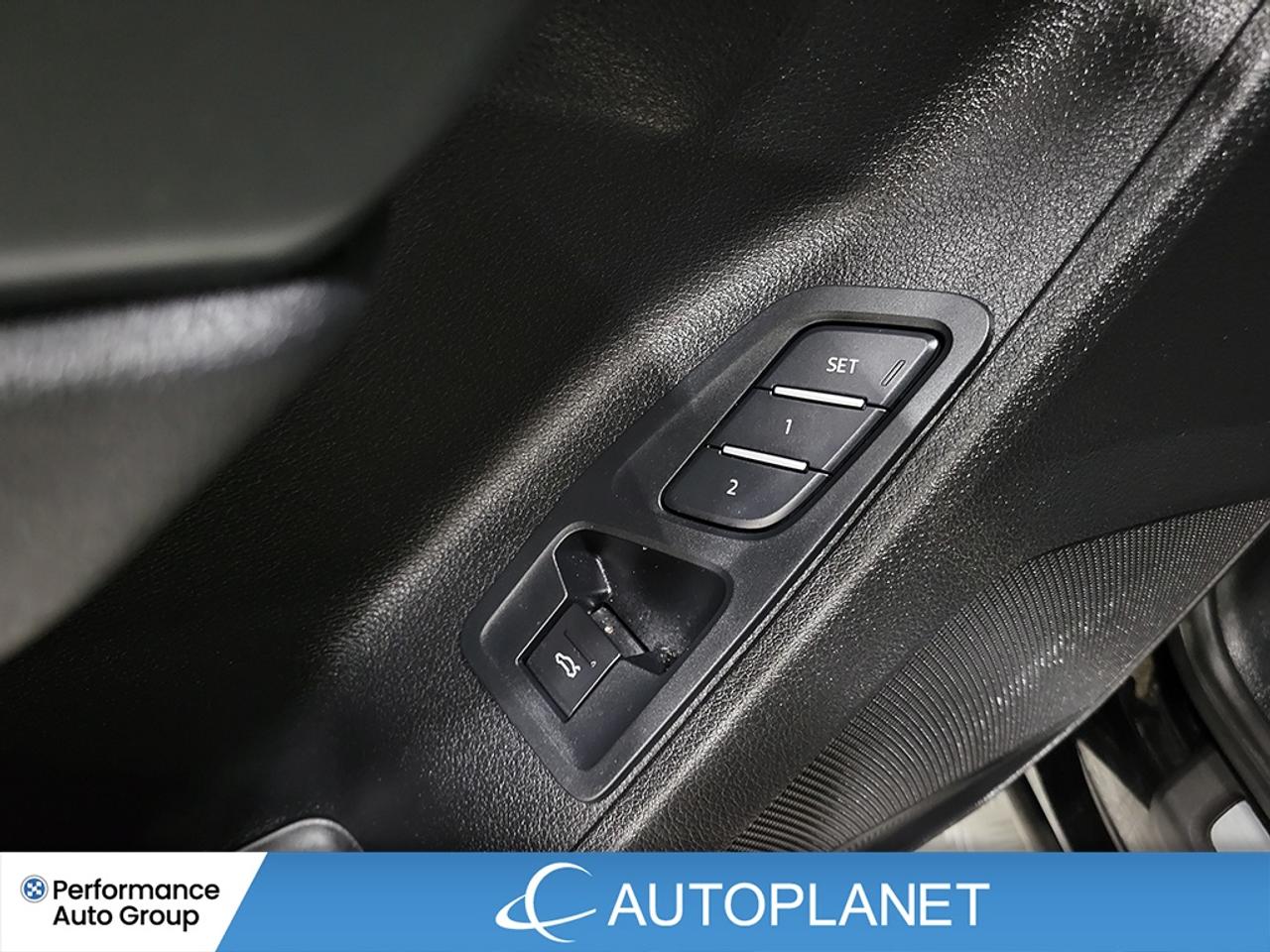 2025 Audi Q3 Progressiv 45 Quattro, S-Line, Back Up Cam! Photo