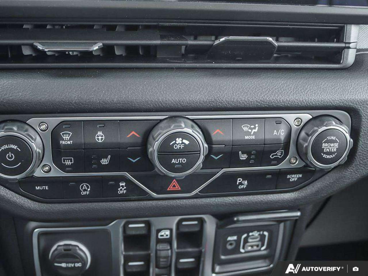 2025 Jeep Wrangler SPORT Photo