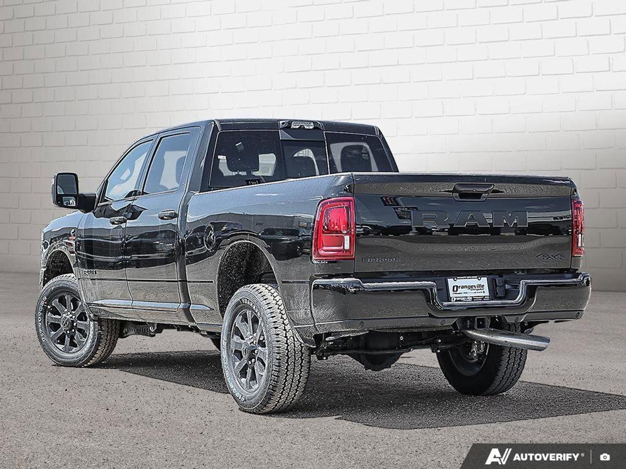 2025 RAM 2500 Big Horn Photo3