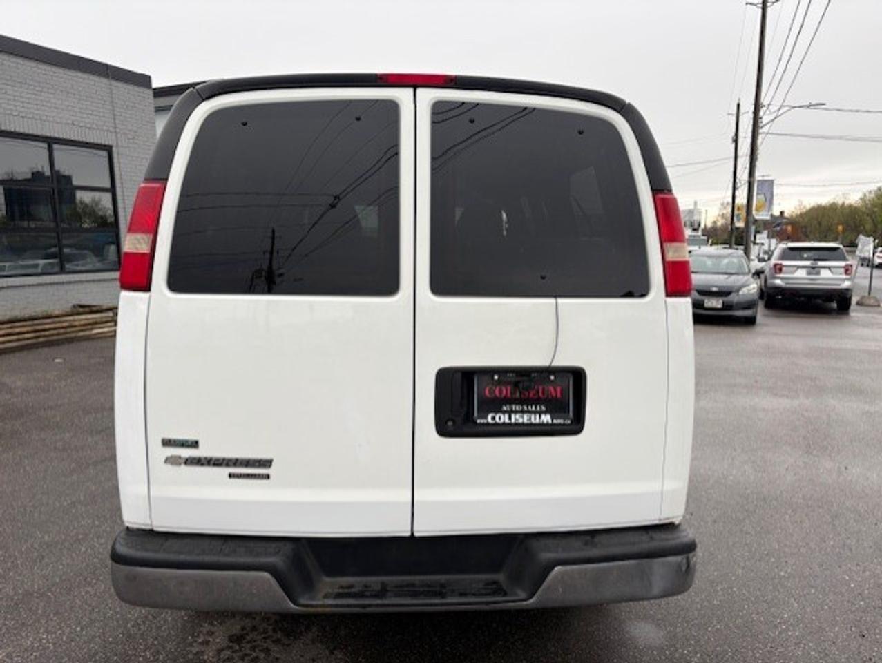 2011 Chevrolet Express Passenger LT 3500 *12 PASSENGER-CERTIFIED-10 TO CHOOSE FROM* Photo