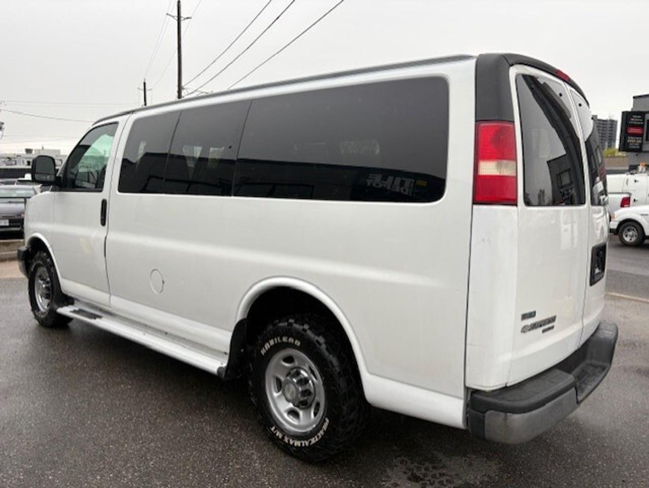 2011 Chevrolet Express Passenger LT 3500 *12 PASSENGER-CERTIFIED-10 TO CHOOSE FROM* Photo2