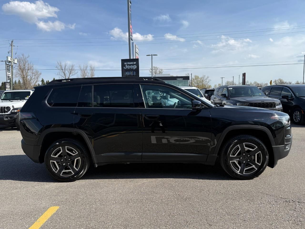 2026 Jeep Cherokee Limited 4X4 Photo3