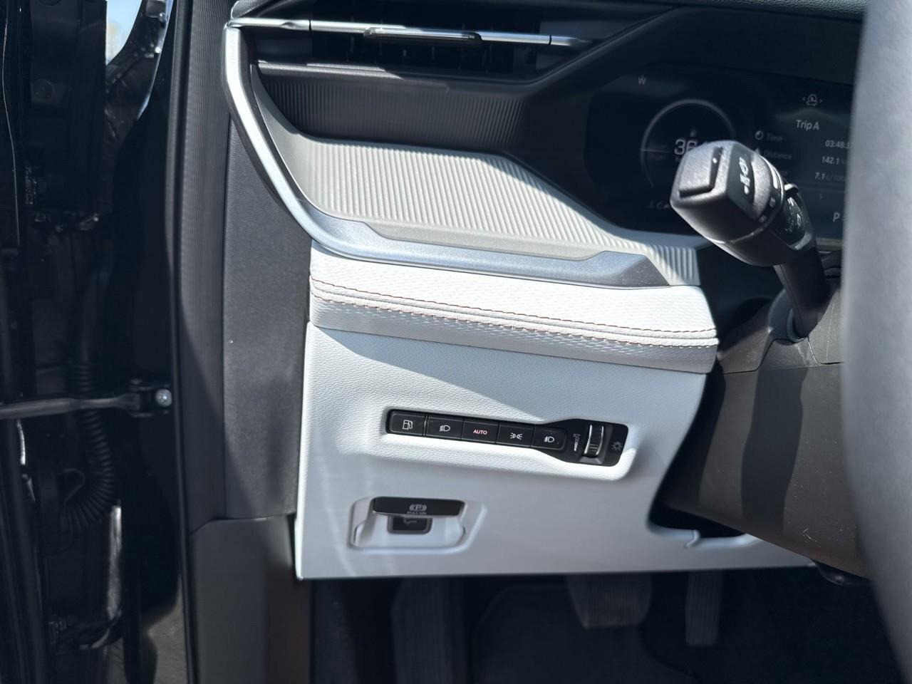 2026 Jeep Cherokee Limited 4X4 Photo