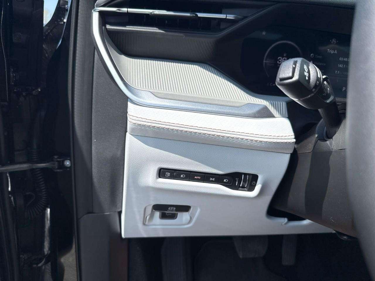 2026 Jeep Cherokee Limited 4X4 Photo