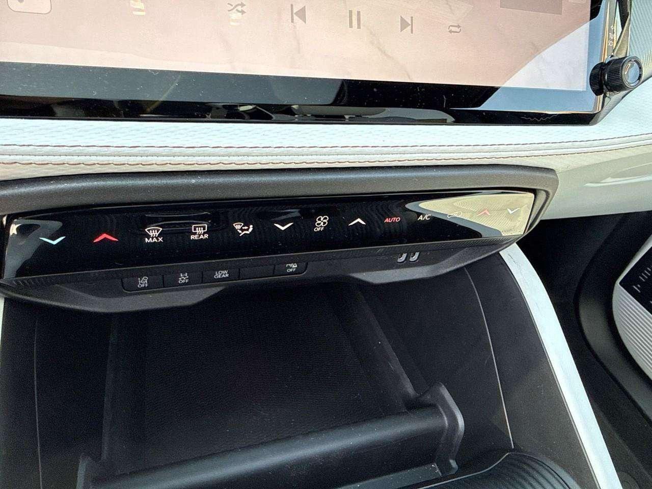 2026 Jeep Cherokee Limited 4X4 Photo
