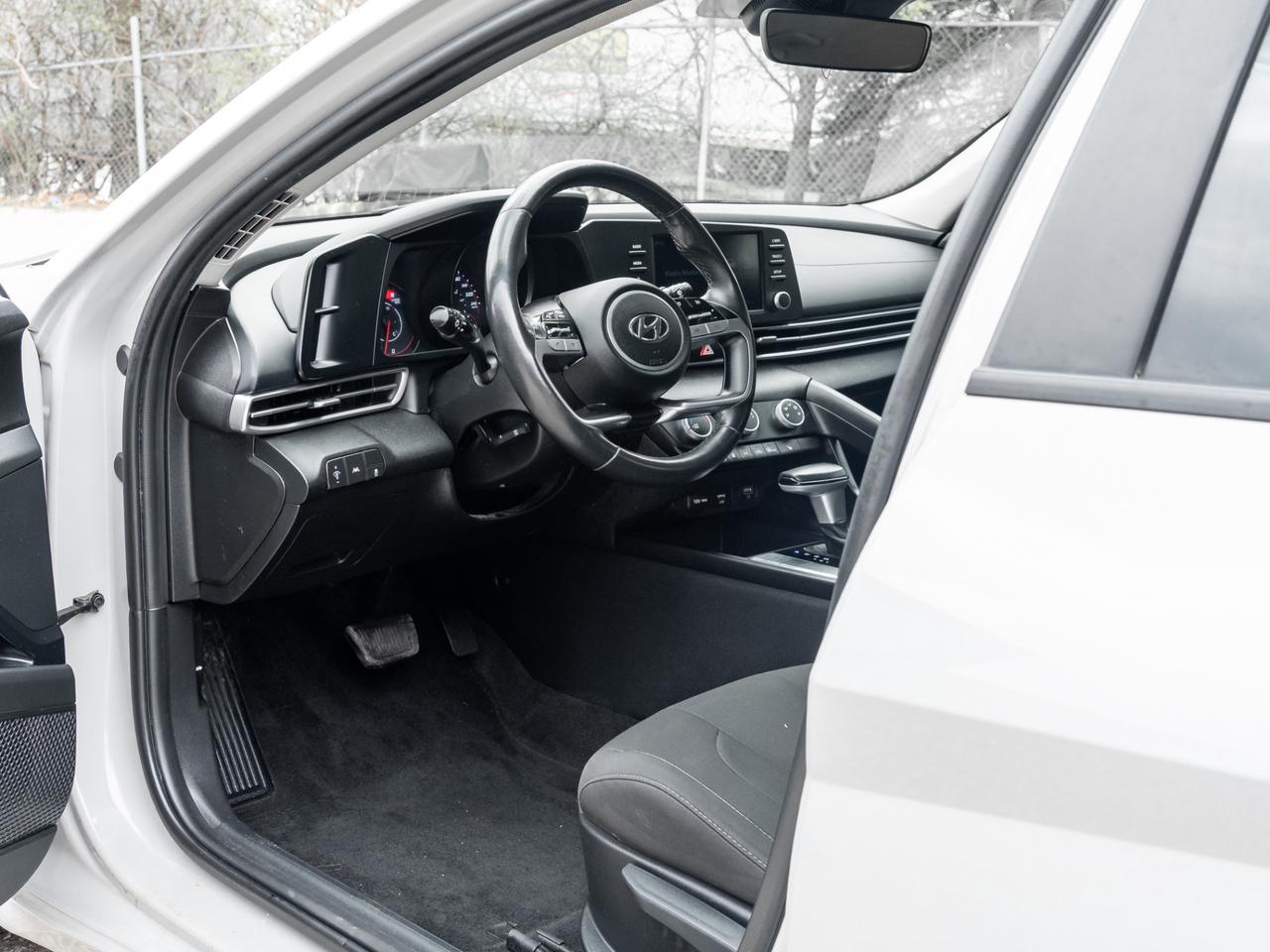 2021 Hyundai Elantra Preferred IVT, Camera Photo
