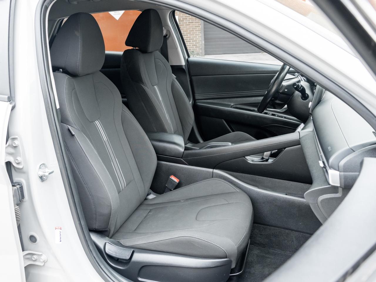 2021 Hyundai Elantra Preferred IVT, Camera Photo