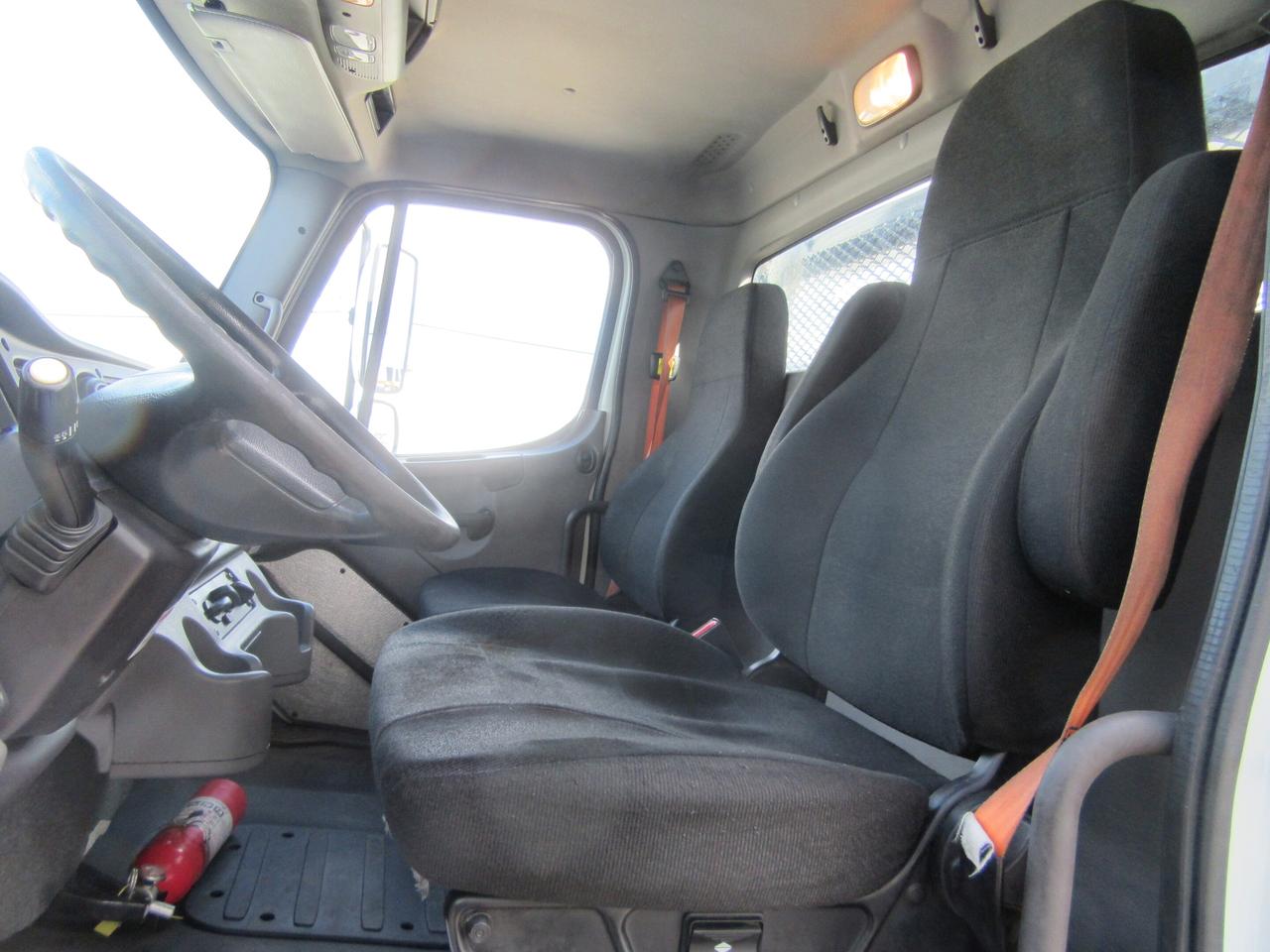 2019 Freightliner M2-106 DIESEL NEW 26FT FLAT DECK WITH TIE STRAP PACKAGE Photo