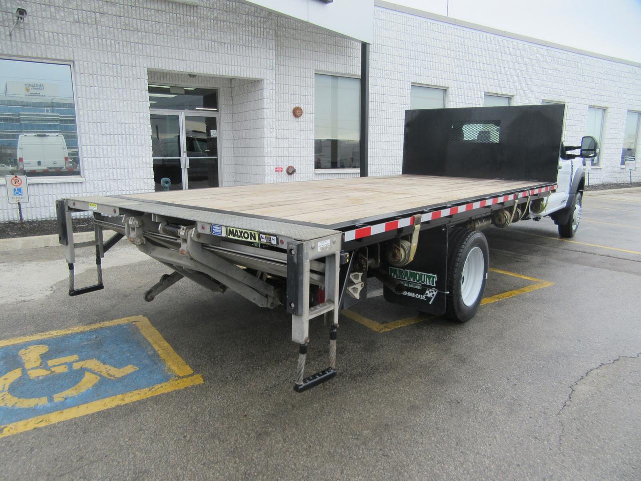 2023 Ford F-550 DIESEL 16FT FLAT DECK WITH POWER LIFTGATE Photo