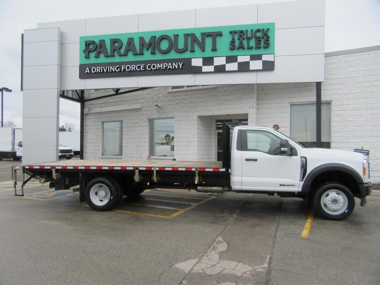 2023 Ford F-550 DIESEL 16FT FLAT DECK WITH POWER LIFTGATE Photo