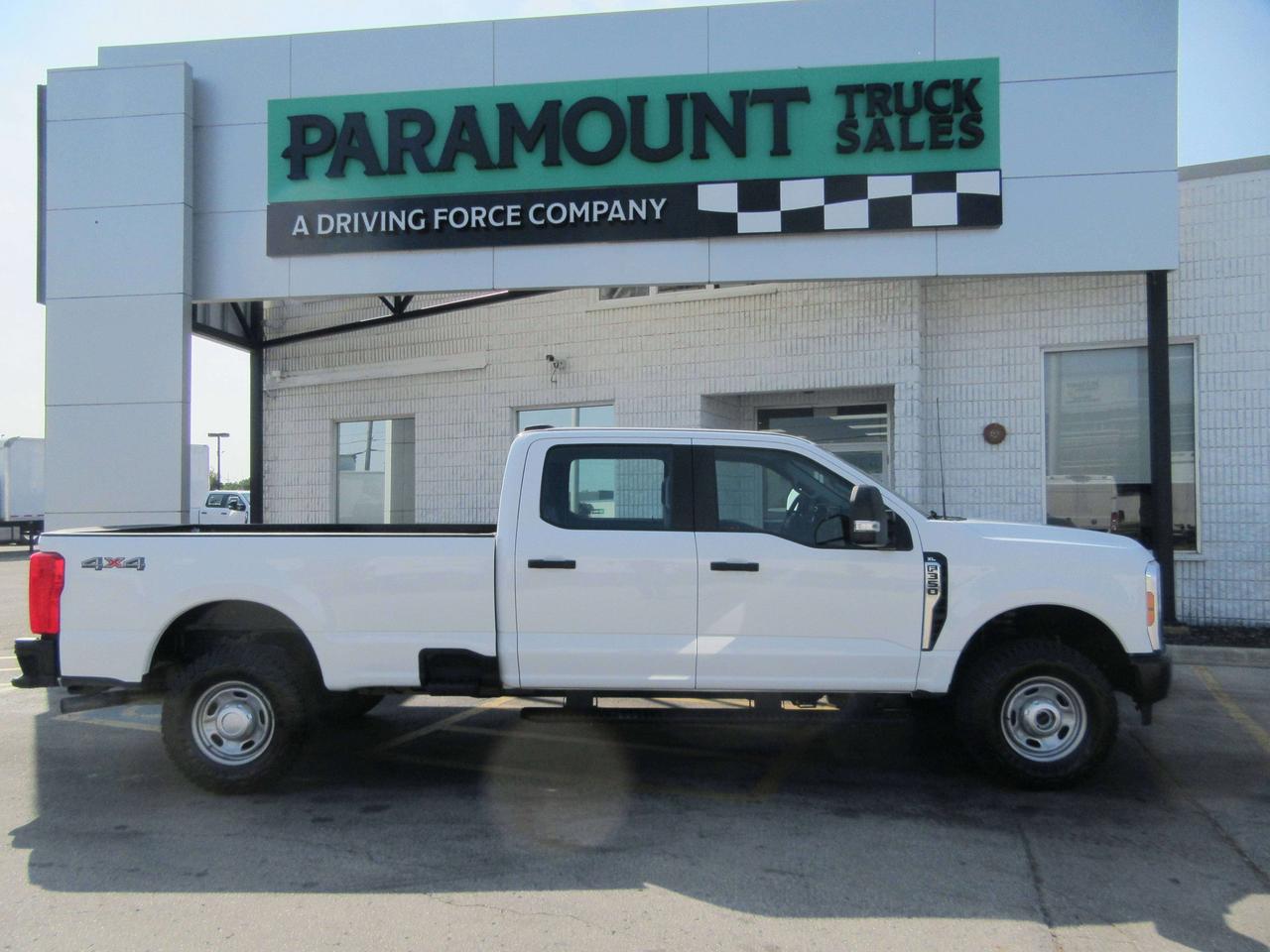 2025 Ford F-350 CREW CAB 4X4 8FT LONG BOX Photo5