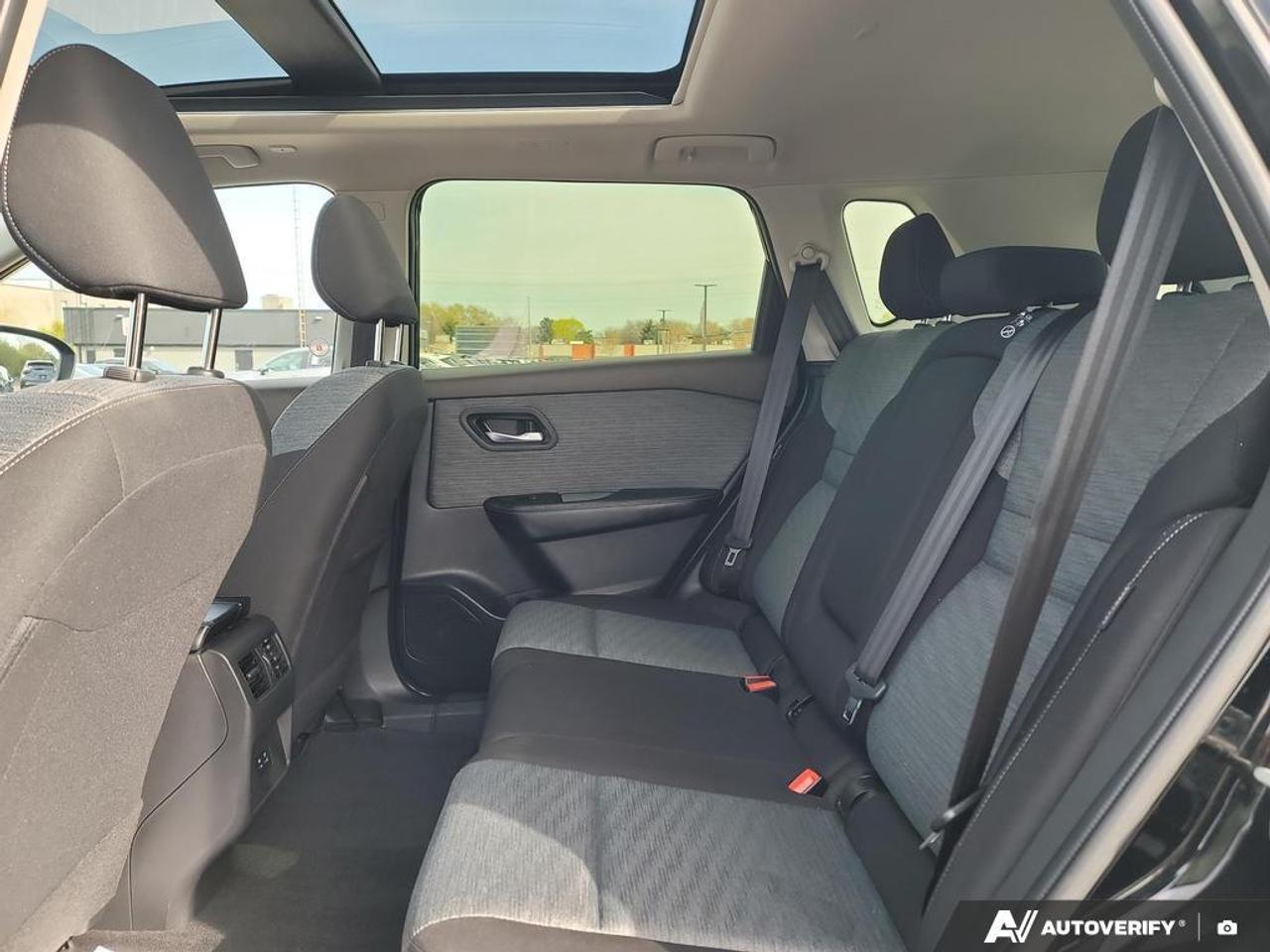 2023 Nissan Rogue SV Moonroof HEATED SEATS   MOONROOF   REMOTE START Photo