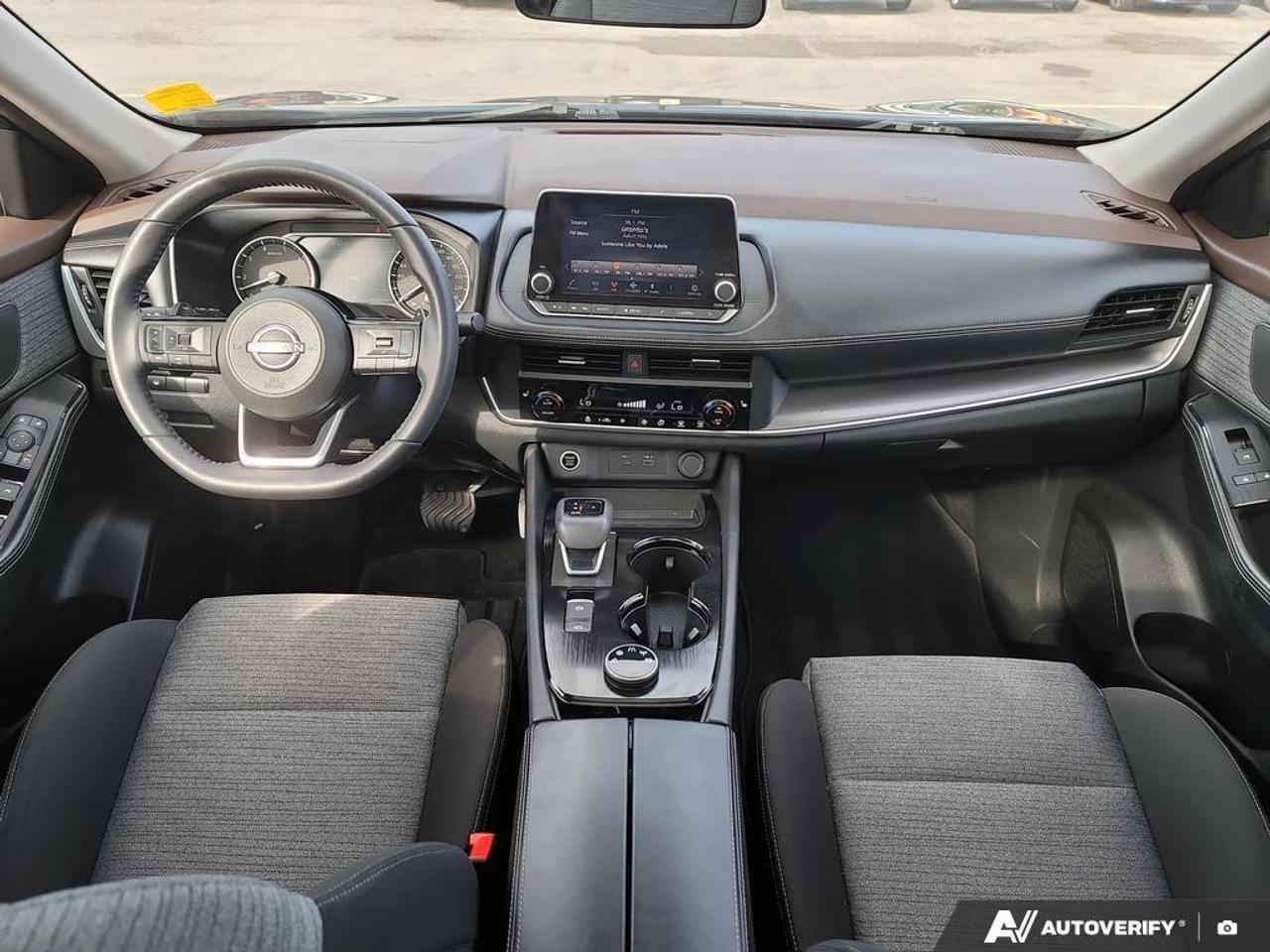 2023 Nissan Rogue SV Moonroof HEATED SEATS   MOONROOF   REMOTE START Photo