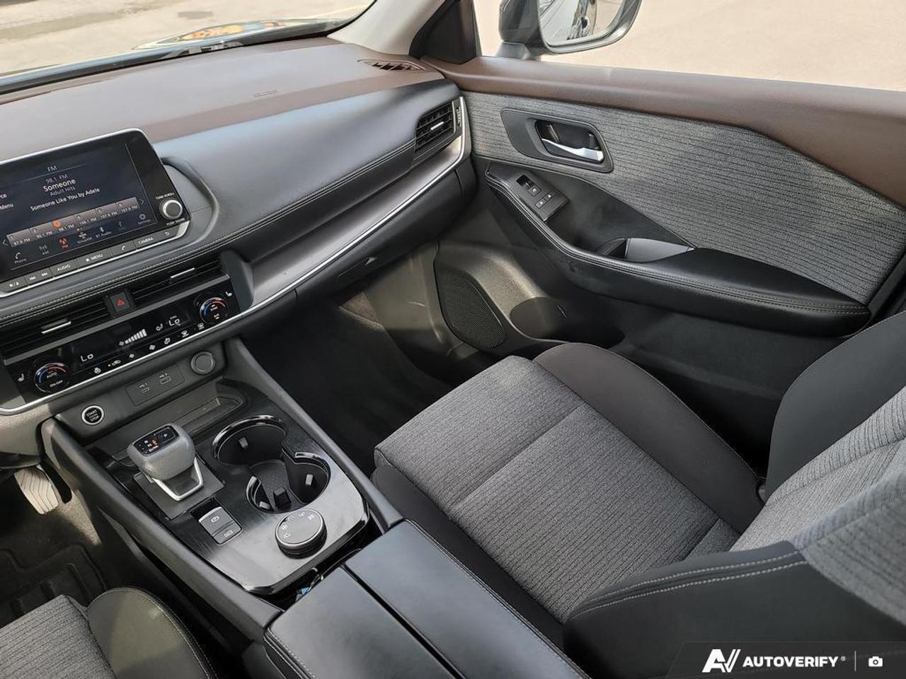 2023 Nissan Rogue SV Moonroof HEATED SEATS   MOONROOF   REMOTE START Photo