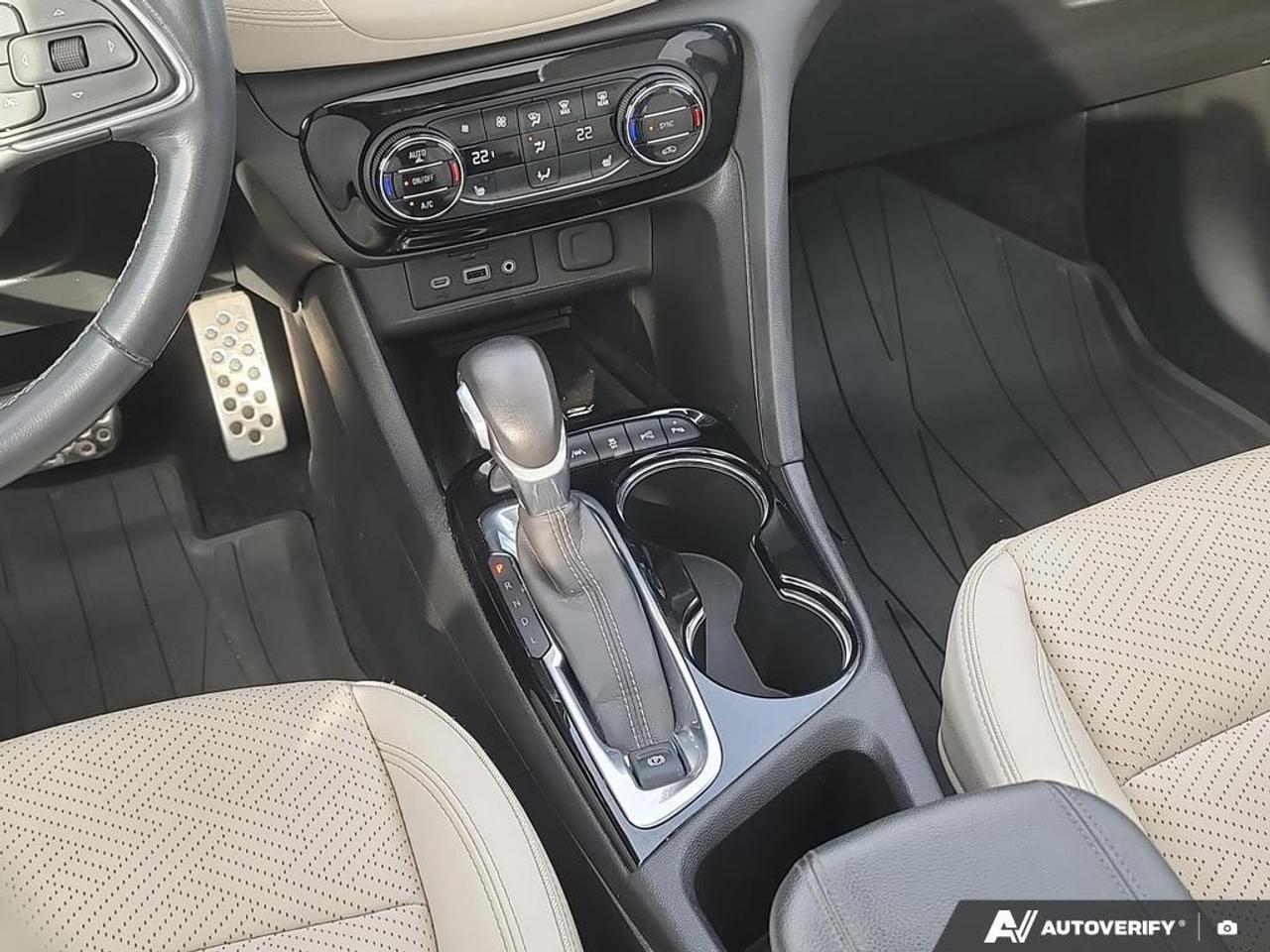 2022 Buick Encore GX Essence LEATHER   SMART DEVICE INTEGRATION   REMOT Photo