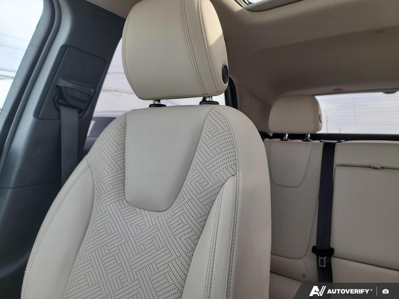 2022 Buick Encore GX Essence LEATHER   SMART DEVICE INTEGRATION   REMOT Photo