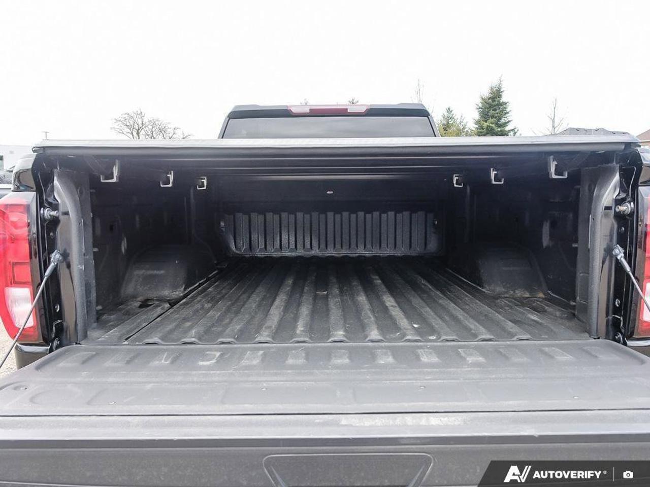 2021 GMC SIERRA 2500HD SLESLE, 6.6L V8, 4X4, ALLOYS, CLOTH, 1-OWNER, MACM Photo