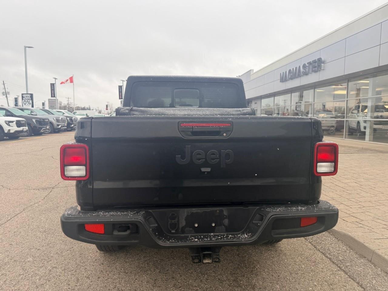 2022 Jeep Gladiator Willys 4x4 Photo4