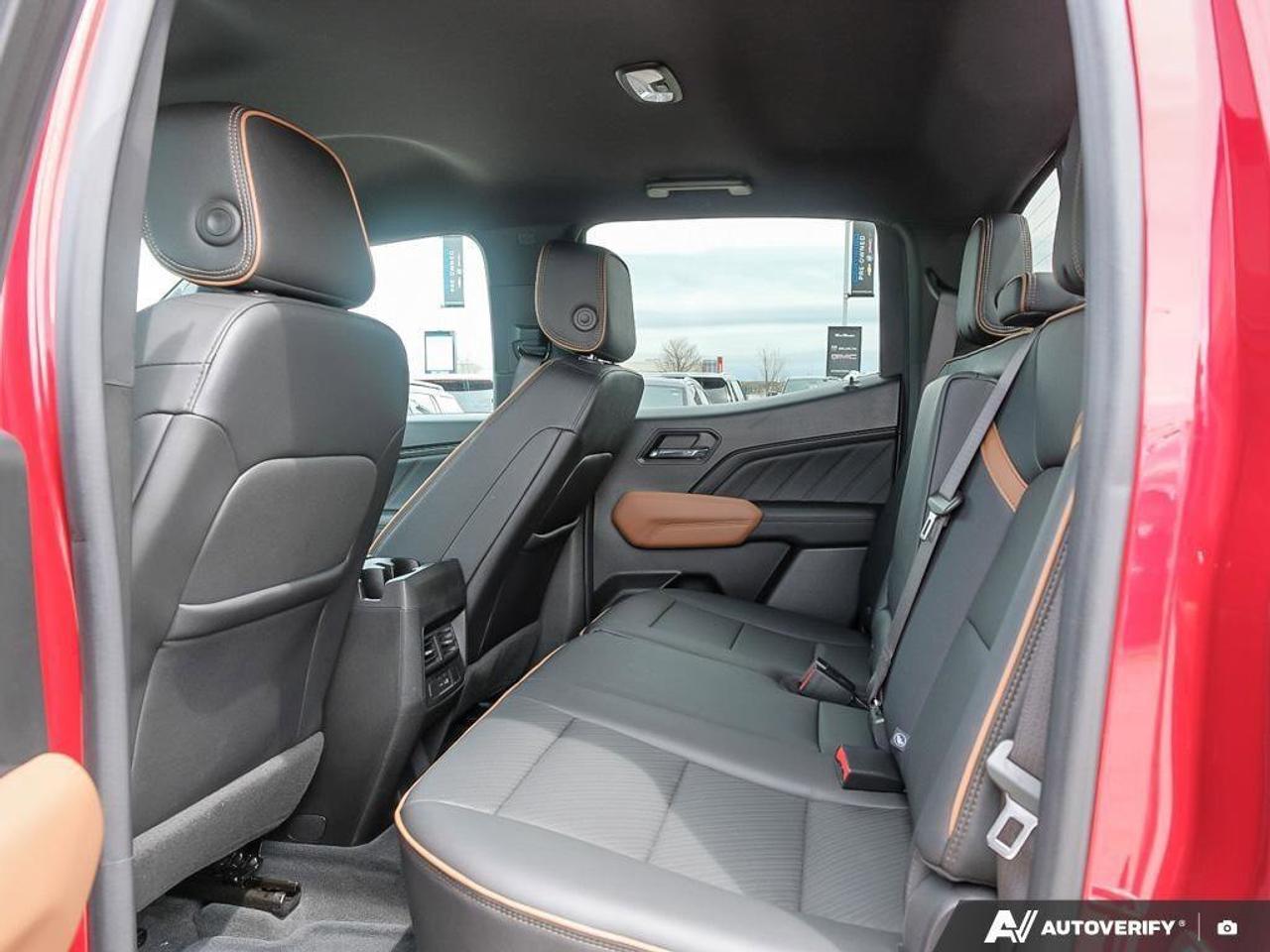 2023 GMC Canyon 4WD AT4AT4, 2.7L 4 CYL, 4X4, ALLOYS, LEATHER, MACM Photo