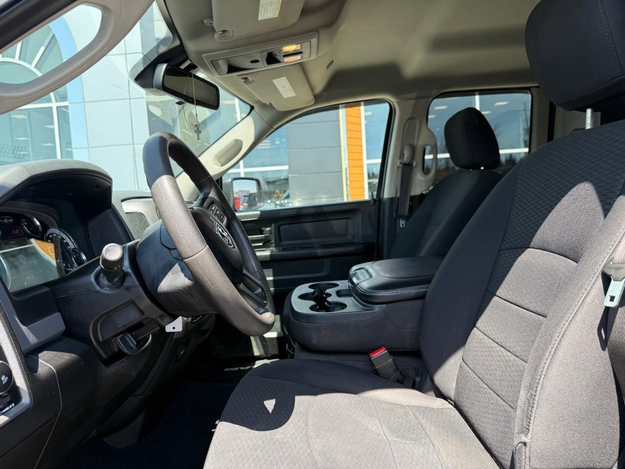 2019 RAM 1500 Classic Express 4x4 Quad Cab 6'4  Box Photo