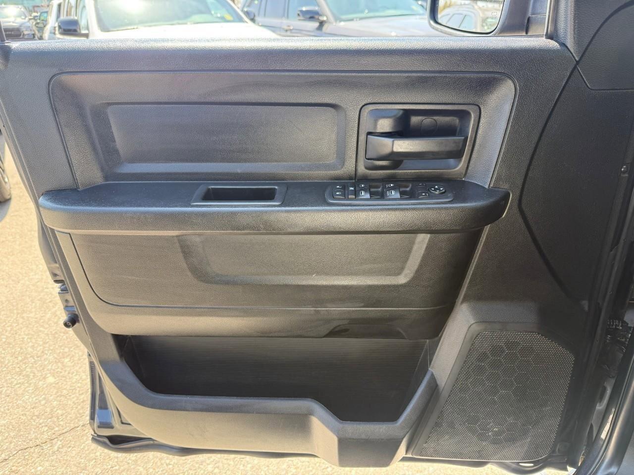 2019 RAM 1500 Classic Express 4x4 Quad Cab 6'4  Box Photo