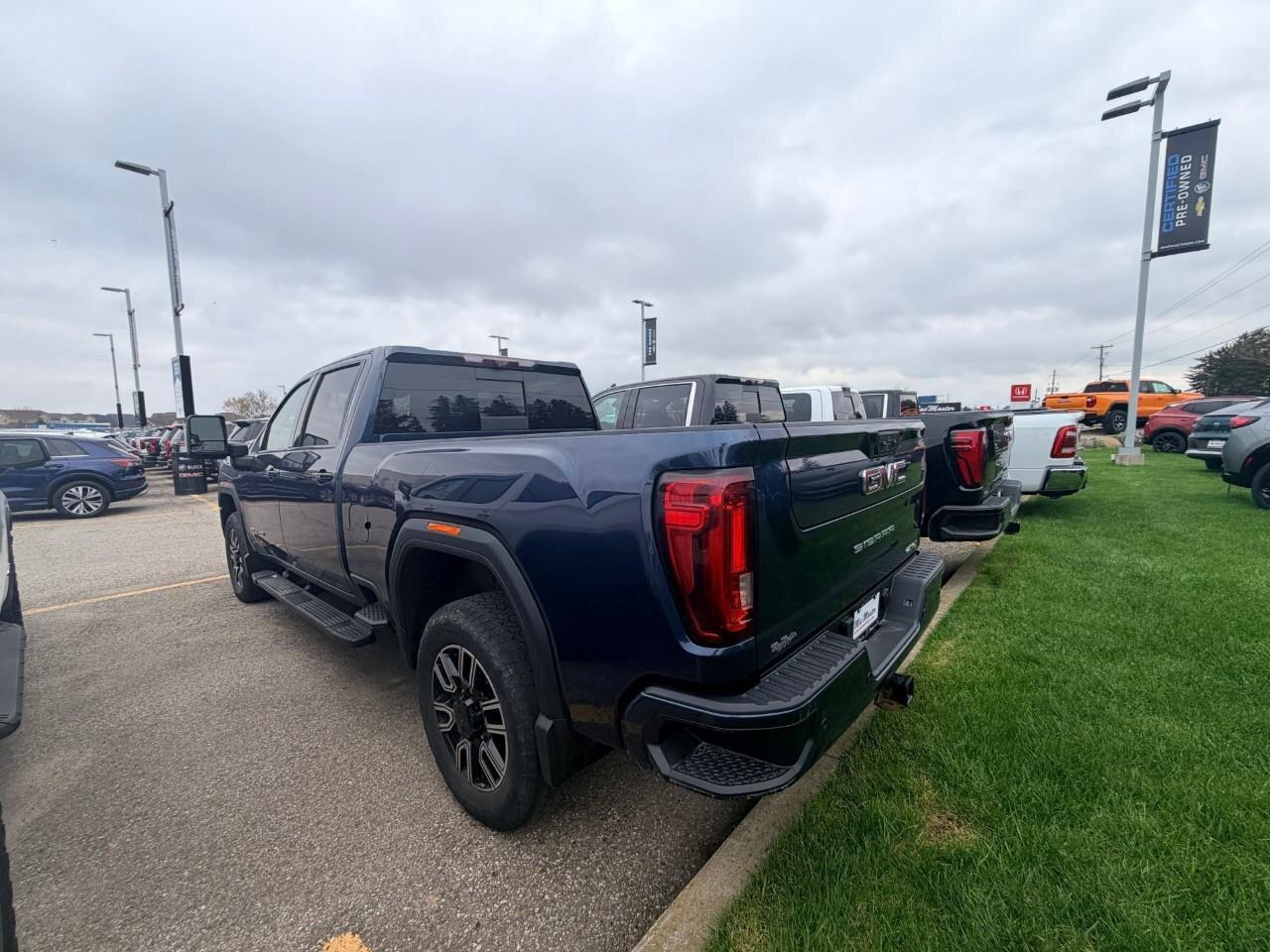 2020 GMC SIERRA 2500HD AT4AT4, 6.6L V8, 4X4, ALLOYS, LEATHER, MACMASTER O Photo