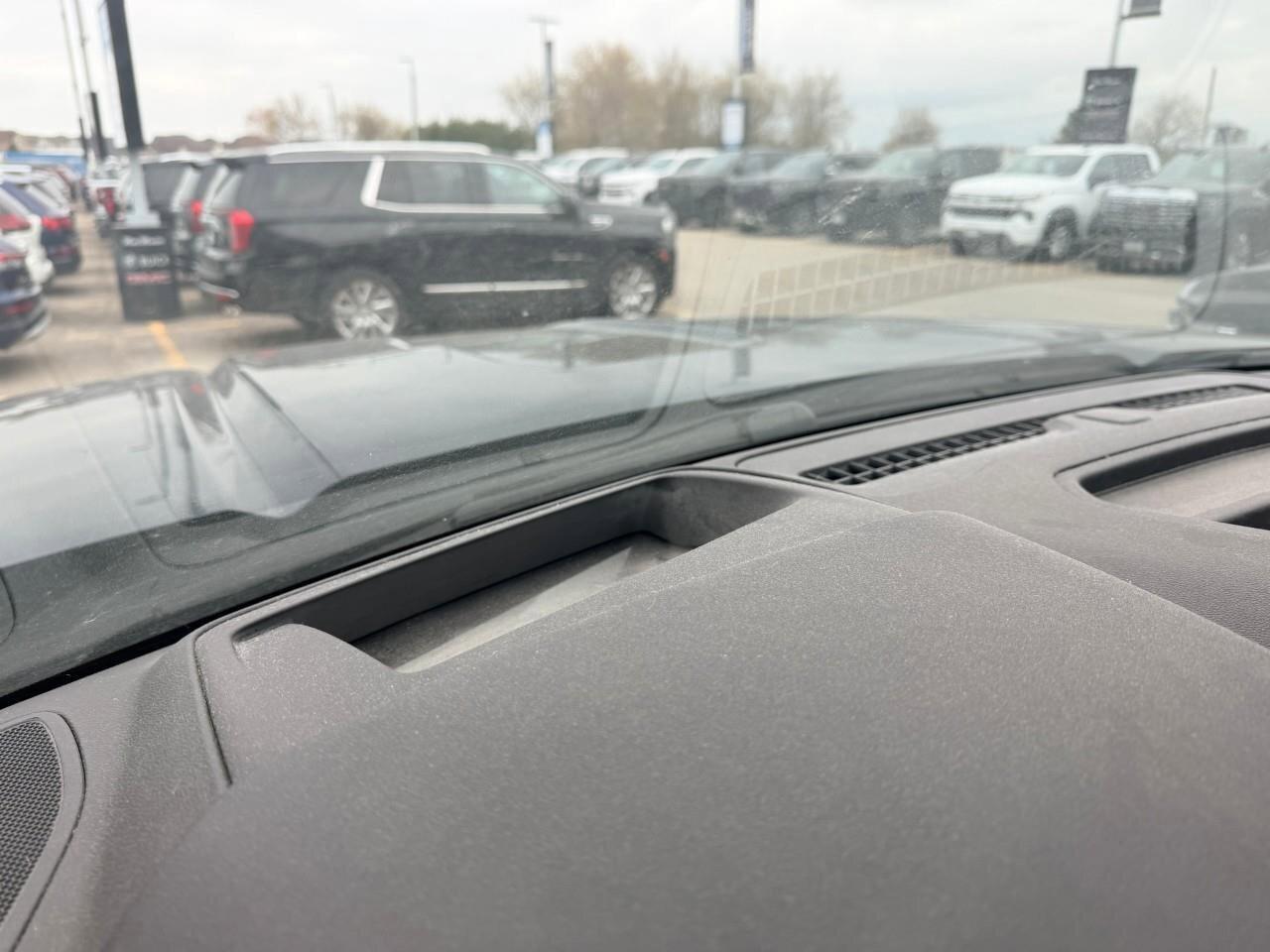 2020 GMC SIERRA 2500HD AT4AT4, 6.6L V8, 4X4, ALLOYS, LEATHER, MACMASTER O Photo