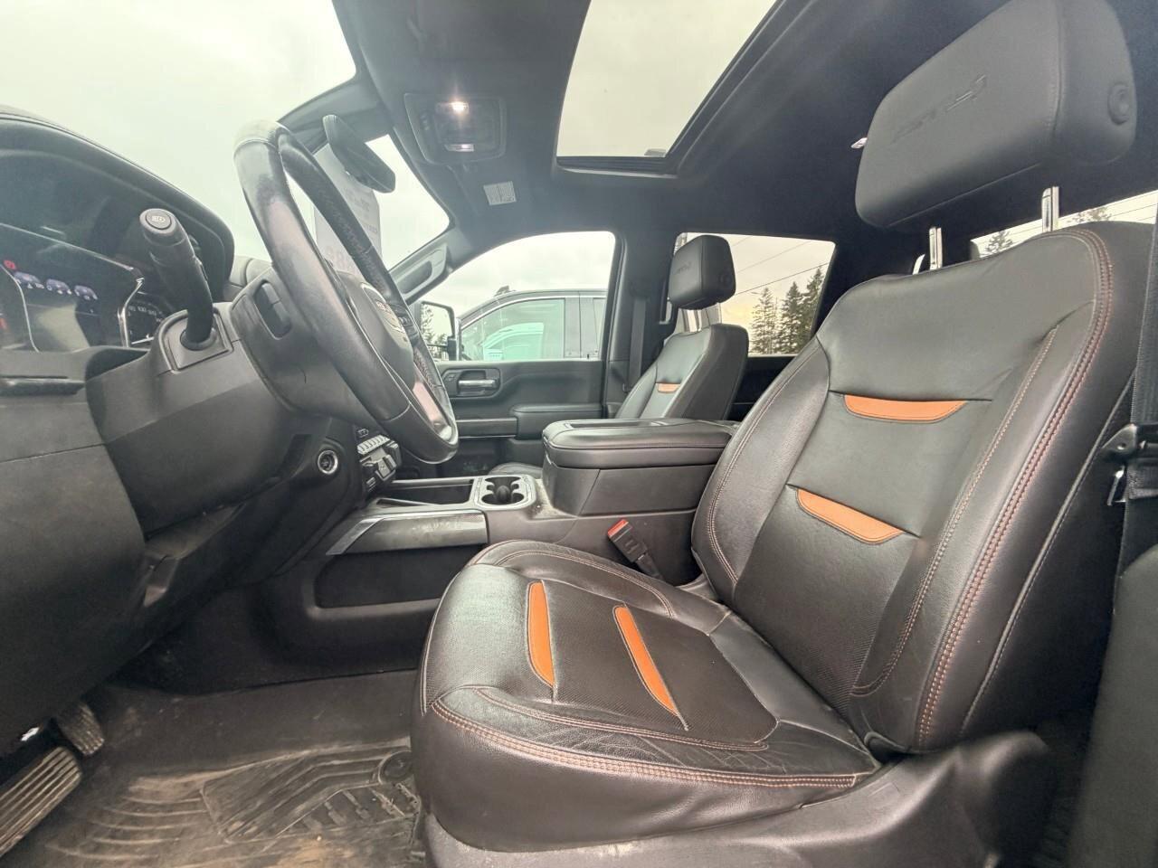 2020 GMC SIERRA 2500HD AT4AT4, 6.6L V8, 4X4, ALLOYS, LEATHER, MACMASTER O Photo