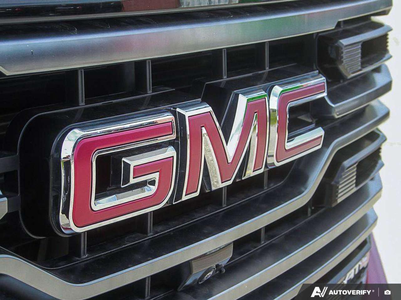 2025 GMC Sierra 1500 AT4, 3.0L DIESEL, 4X4, X31, ALLOYS, LEATHER, 1-OWNER, CERTIFIED PREOWNED! Photo