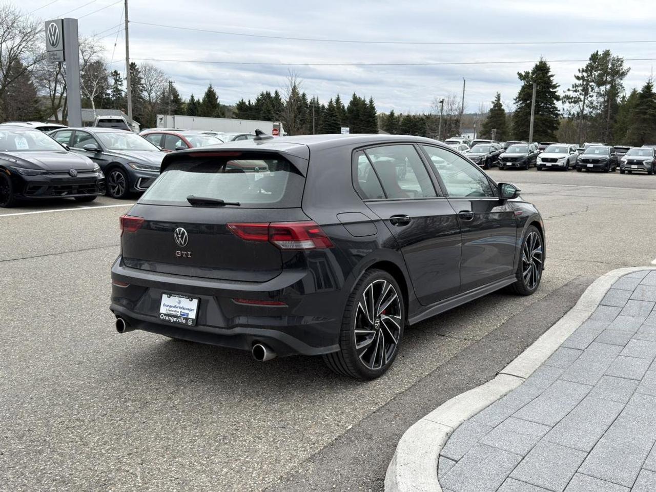 2023 Volkswagen Golf GTI Performance Auto Photo2