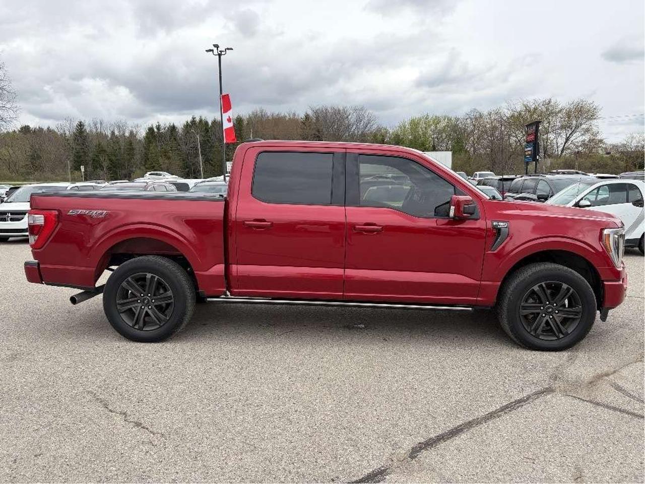 2022 Ford F-150 LARIAT, SUNROOF, POWER RUNNING BOARDS & TAILGATE! Photo