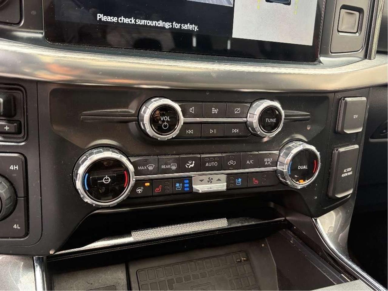 2022 Ford F-150 LARIAT, SUNROOF, POWER RUNNING BOARDS & TAILGATE! Photo
