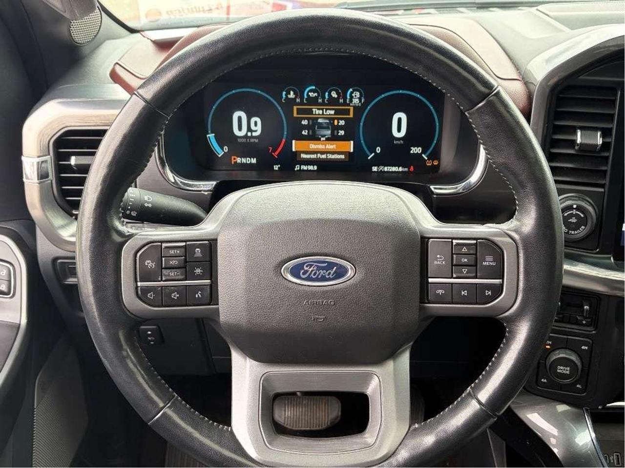 2022 Ford F-150 LARIAT, SUNROOF, POWER RUNNING BOARDS & TAILGATE! Photo
