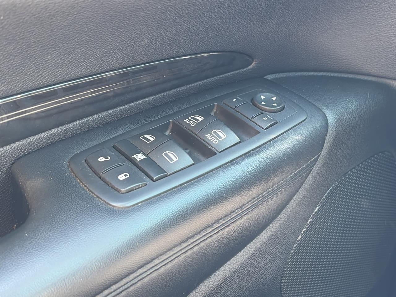 2015 Dodge Durango LIMITED, HEATED LEATHER, SUNROOF, REMOTE START! Photo
