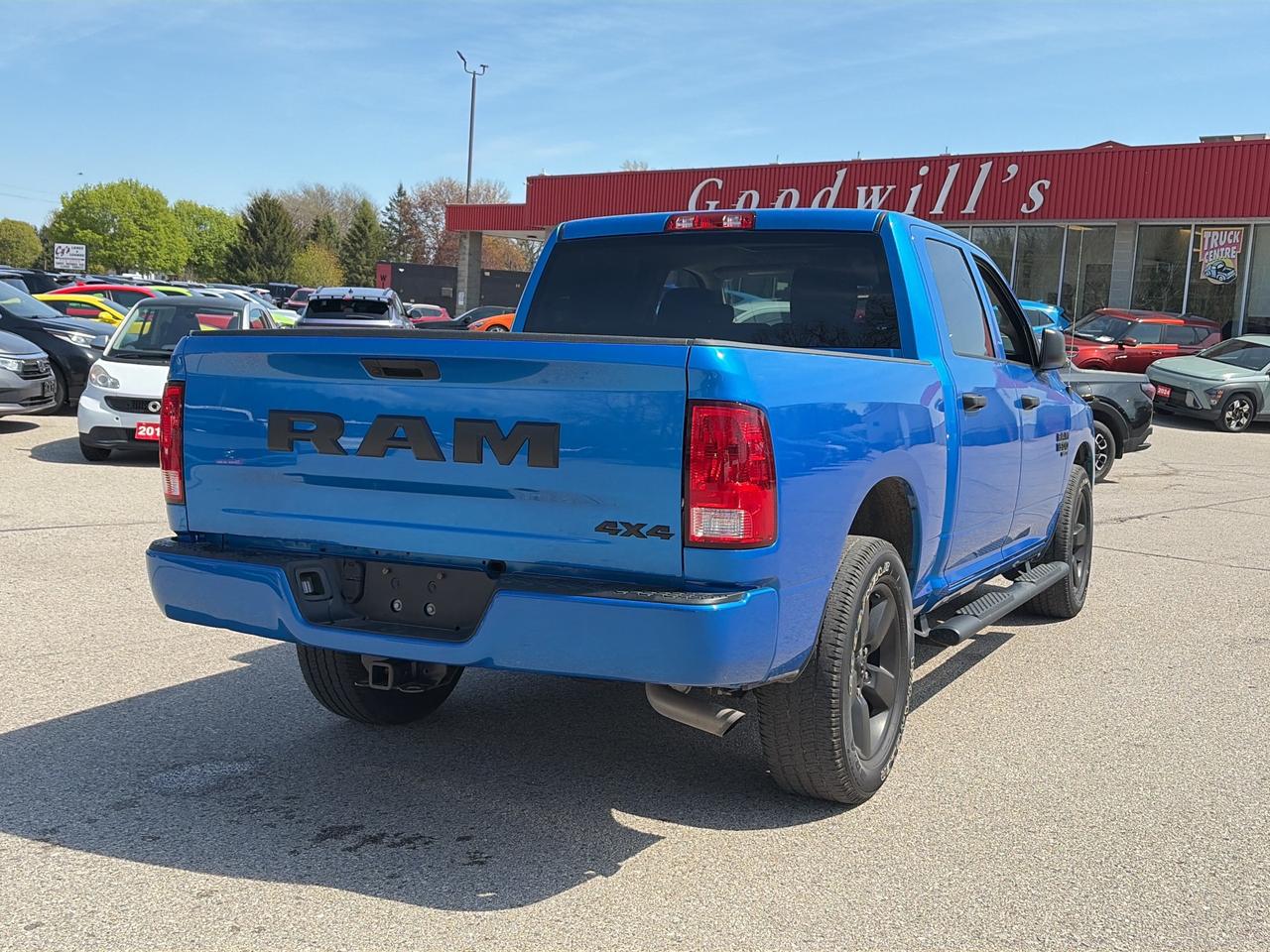 2022 RAM 1500 Classic EXPRESS, REMOTE START, LEATHER, CLEAN CARFAX! Photo