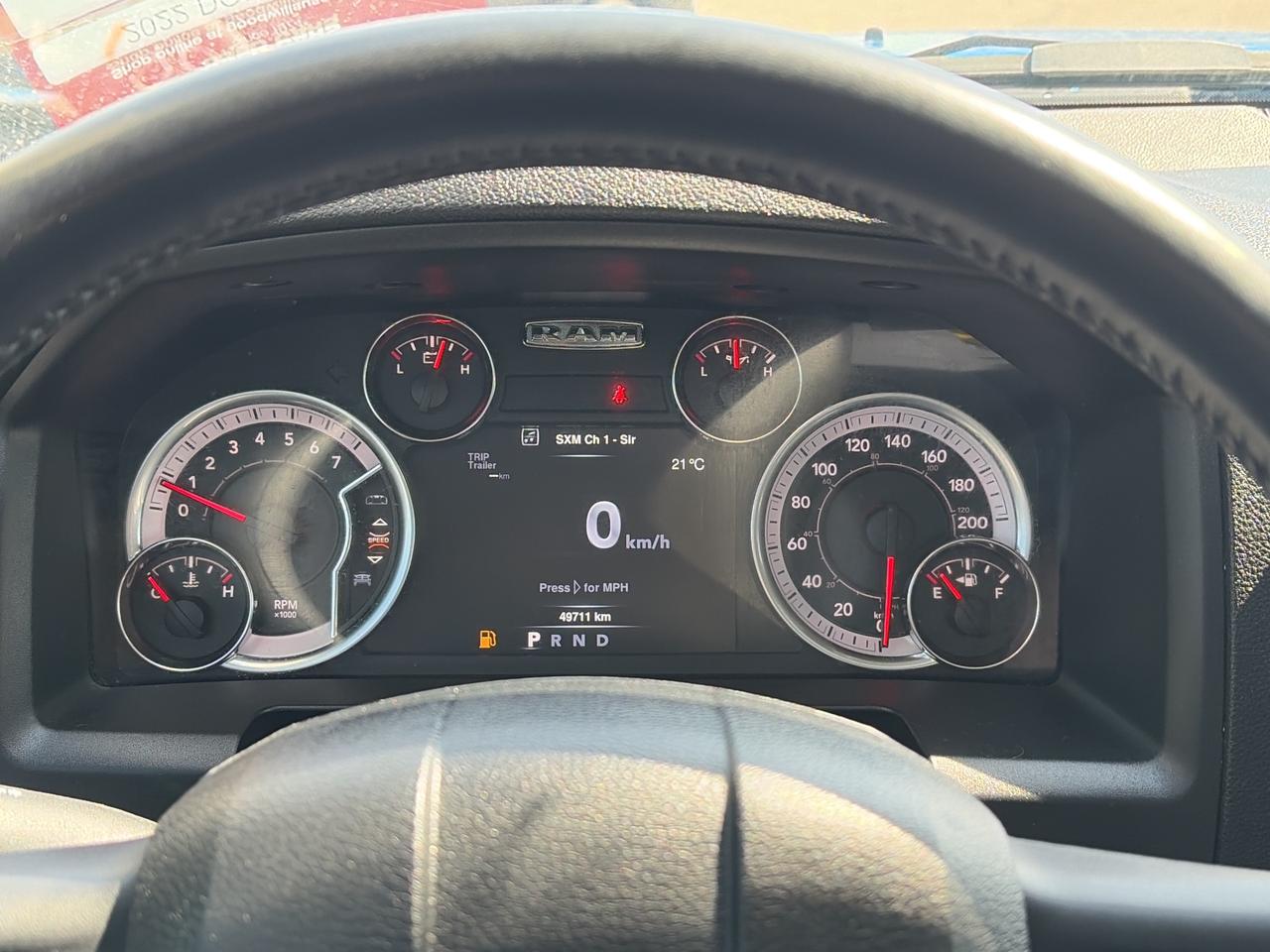 2022 RAM 1500 Classic EXPRESS, REMOTE START, LEATHER, CLEAN CARFAX! Photo