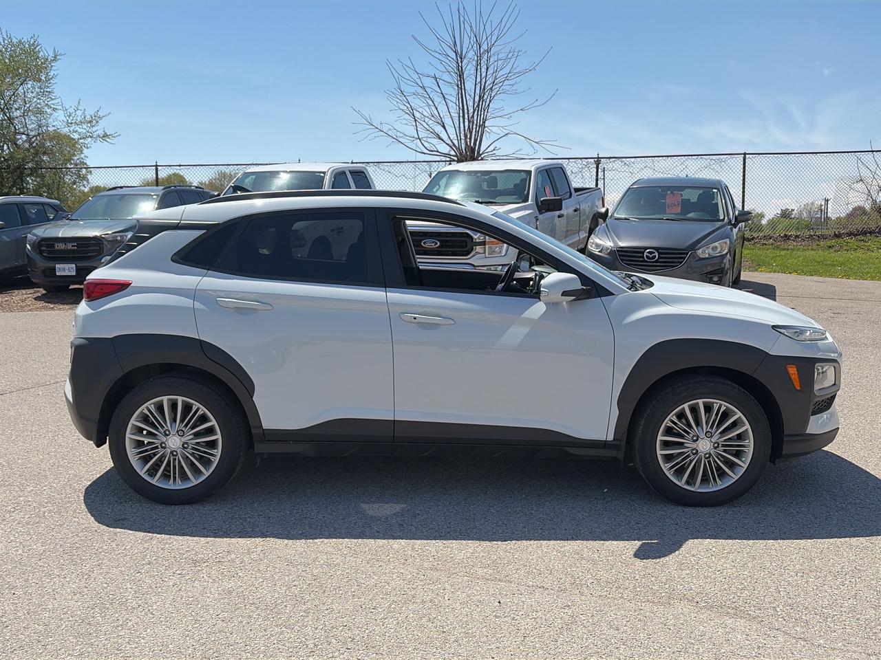 2020 Hyundai KONA 2.0L LUXURY AWD, CLEAN CARFAX, HEATED LEATHER! Photo