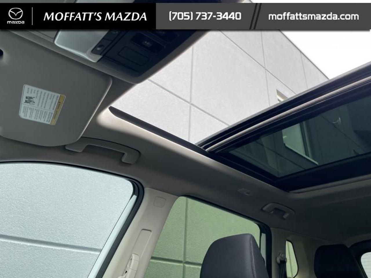 2024 Nissan Rogue SV MOONROOF Photo