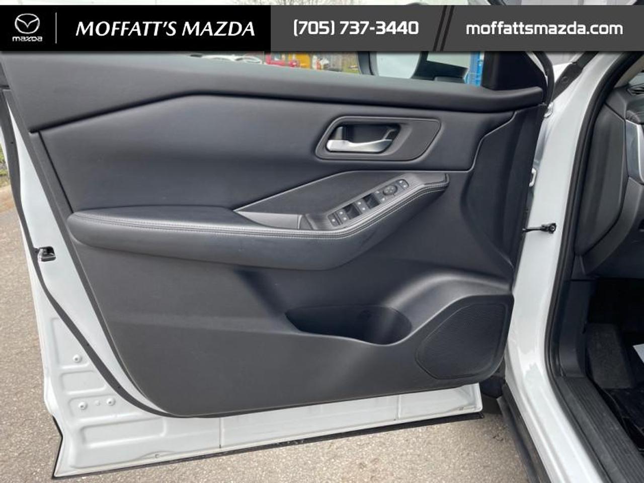 2024 Nissan Rogue SV MOONROOF Photo