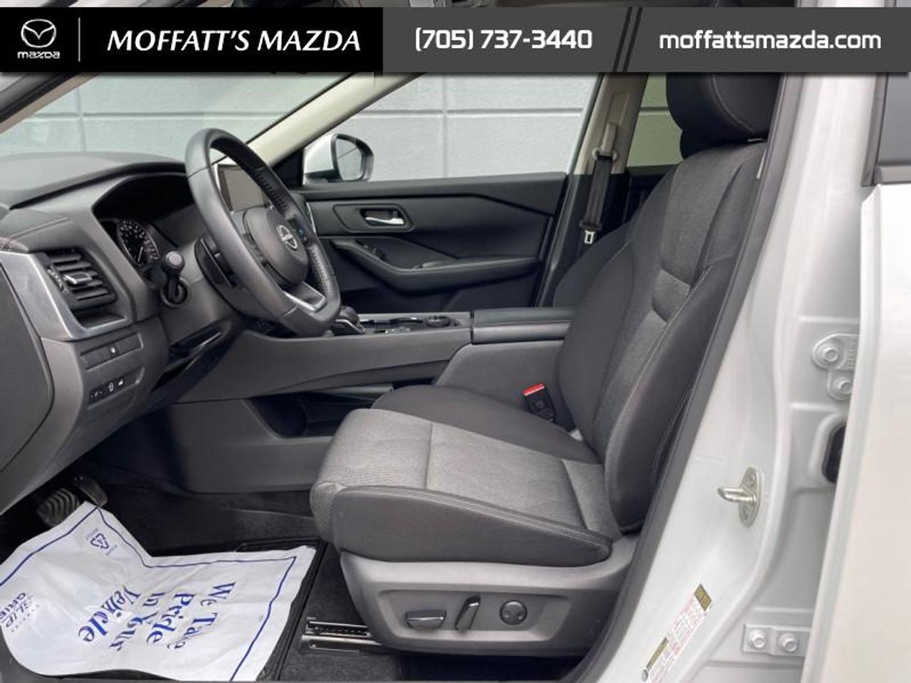 2024 Nissan Rogue SV MOONROOF Photo